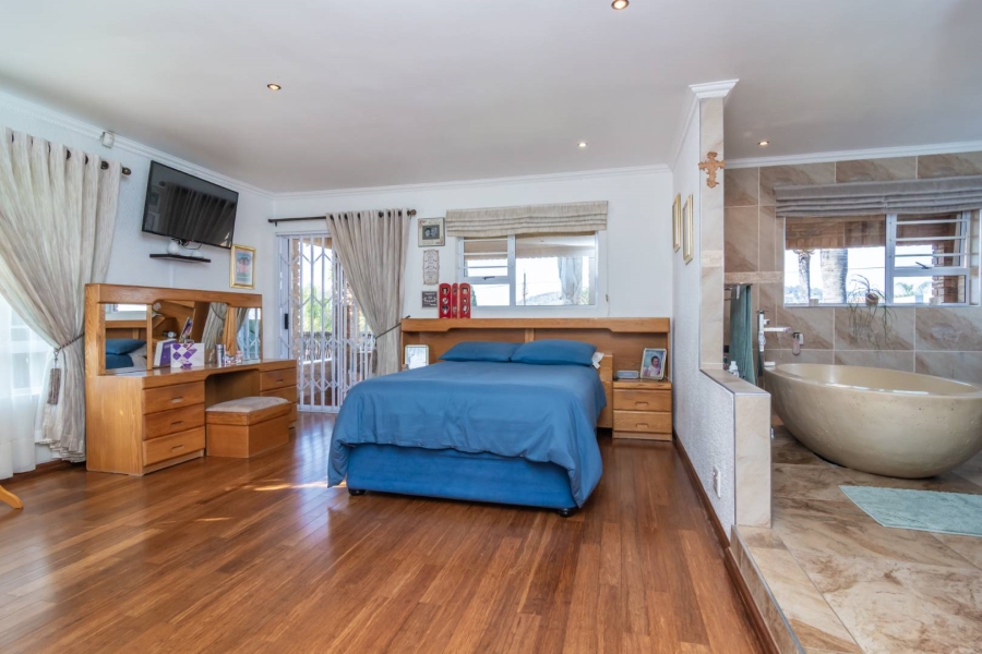 4 Bedroom Property for Sale in Rangeview Gauteng