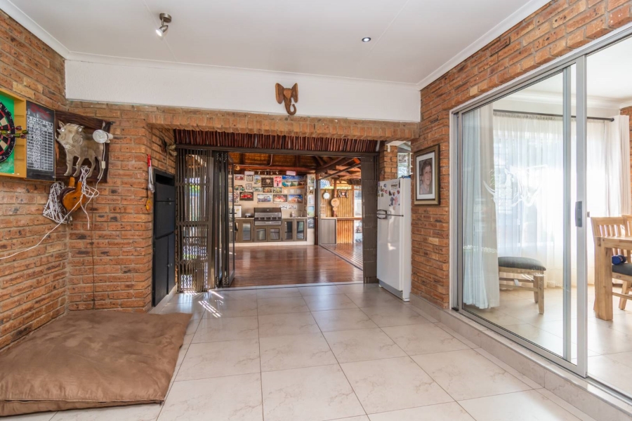 4 Bedroom Property for Sale in Rangeview Gauteng