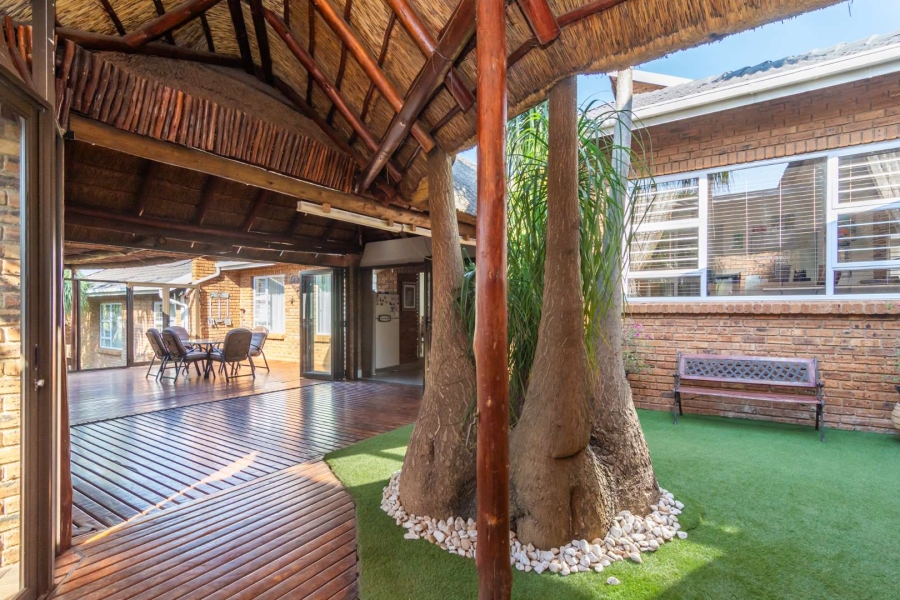 4 Bedroom Property for Sale in Rangeview Gauteng