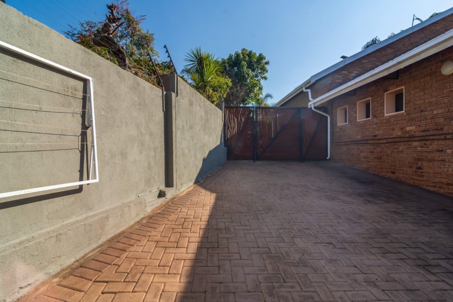 4 Bedroom Property for Sale in Rangeview Gauteng