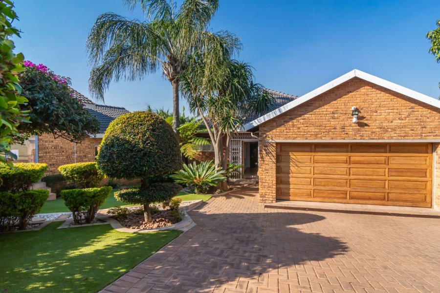 4 Bedroom Property for Sale in Rangeview Gauteng