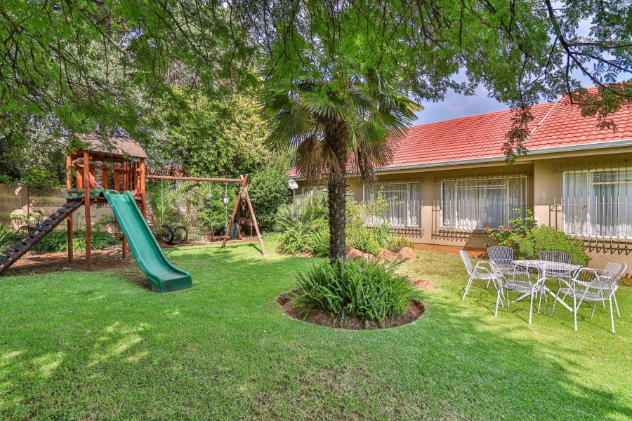 5 Bedroom Property for Sale in Brackendowns Gauteng