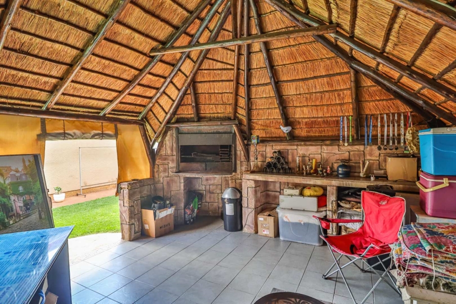 5 Bedroom Property for Sale in Brackendowns Gauteng