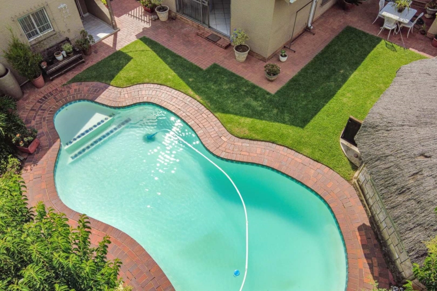 5 Bedroom Property for Sale in Brackendowns Gauteng