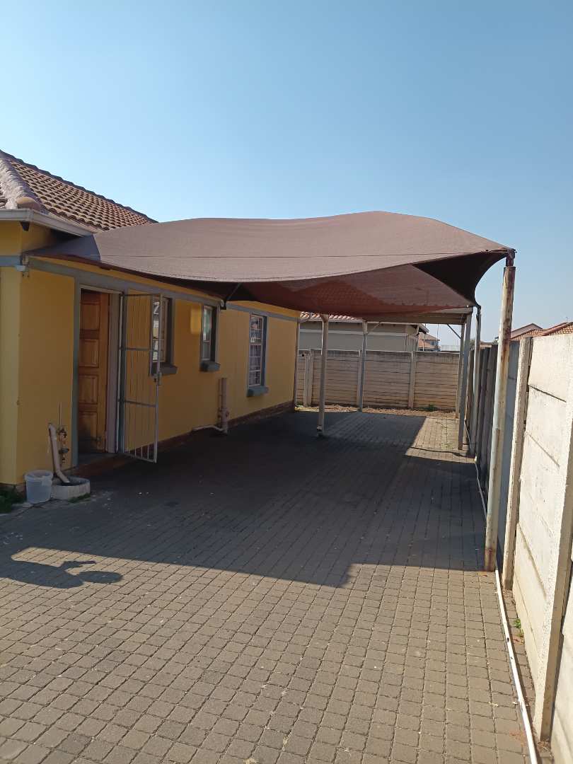 3 Bedroom Property for Sale in Andeon Gauteng