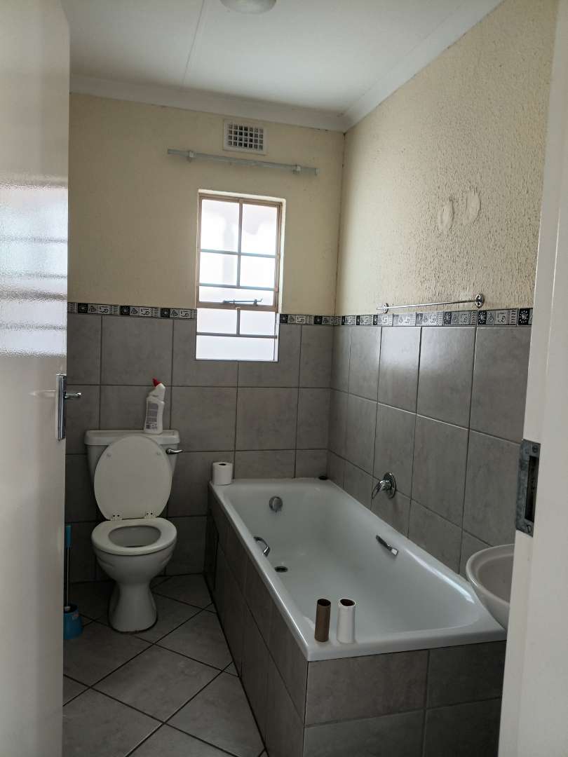 3 Bedroom Property for Sale in Andeon Gauteng