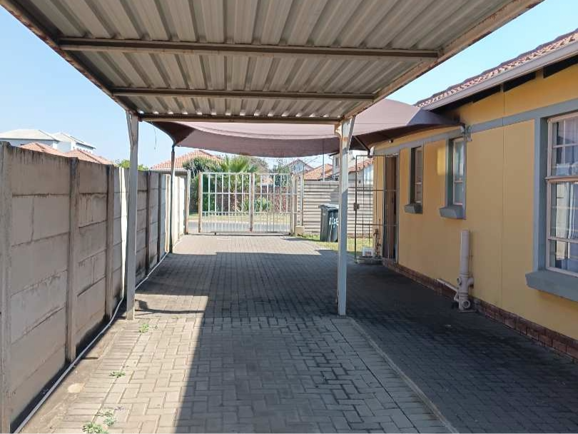 3 Bedroom Property for Sale in Andeon Gauteng