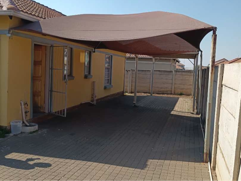 3 Bedroom Property for Sale in Andeon Gauteng