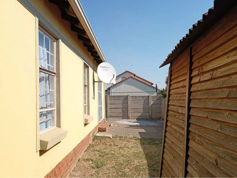 3 Bedroom Property for Sale in Andeon Gauteng