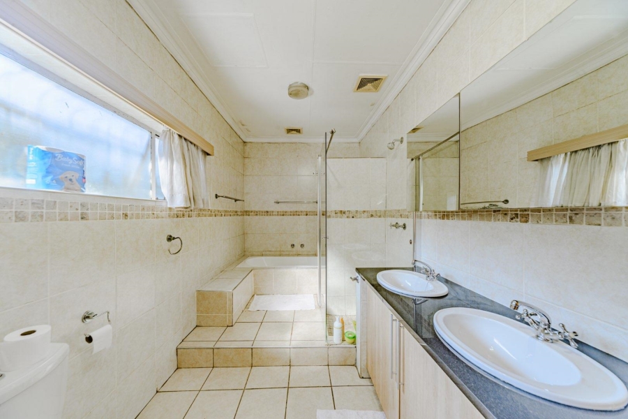 4 Bedroom Property for Sale in Rietondale Gauteng