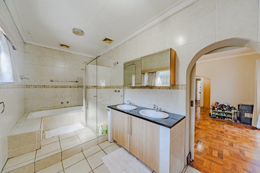 4 Bedroom Property for Sale in Rietondale Gauteng