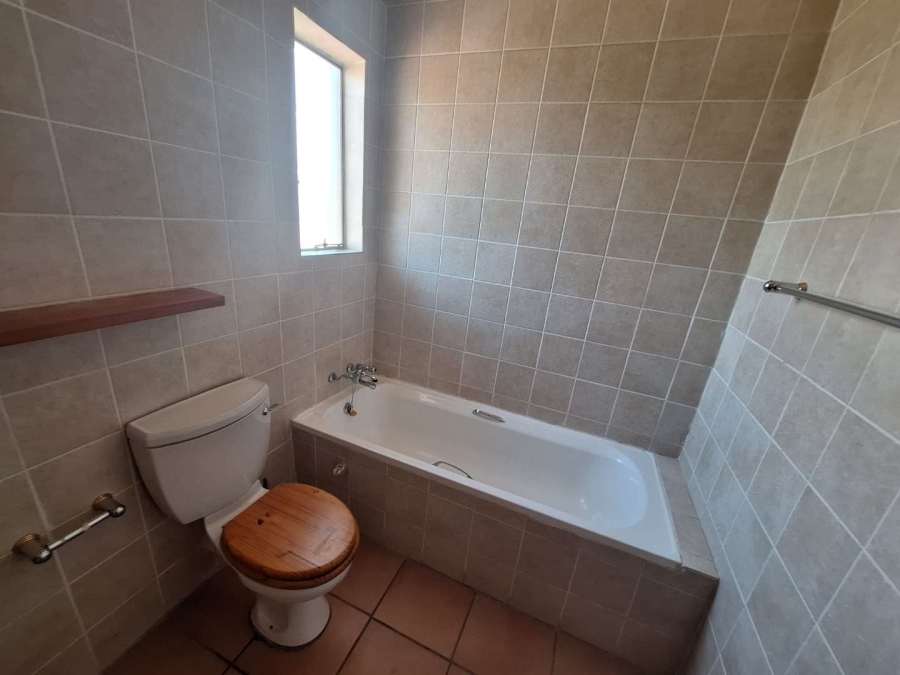 1 Bedroom Property for Sale in North Riding Gauteng