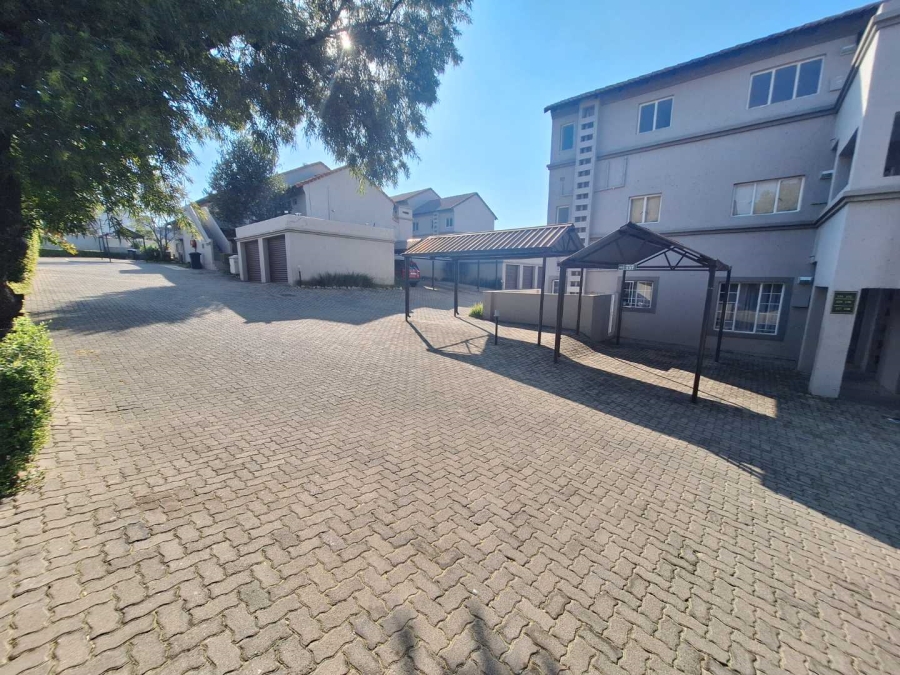 1 Bedroom Property for Sale in North Riding Gauteng
