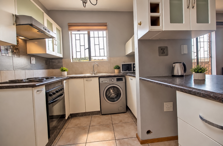 2 Bedroom Property for Sale in Strubensvallei Gauteng