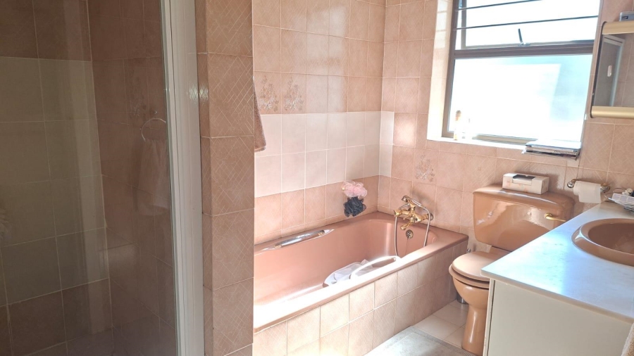 5 Bedroom Property for Sale in Sydenham Gauteng