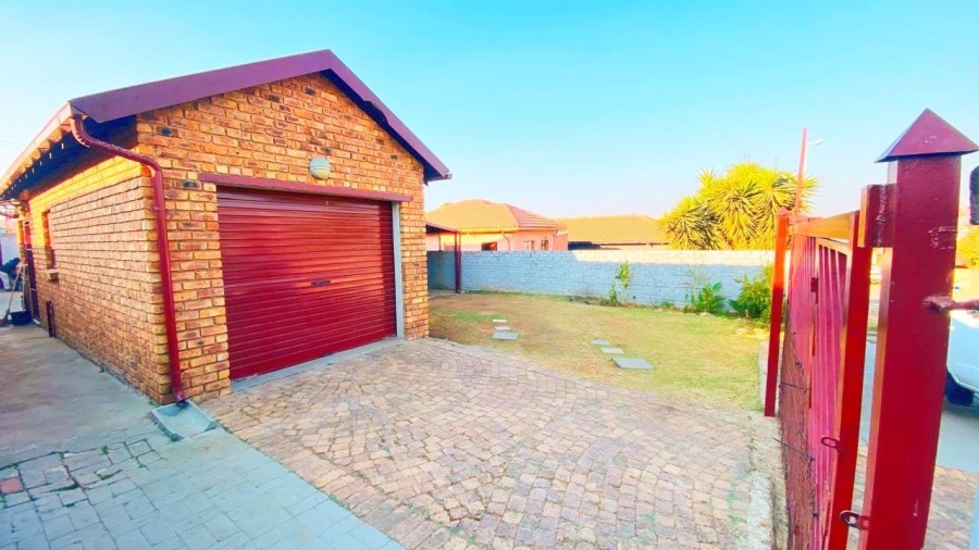 3 Bedroom Property for Sale in Olievenhoutbosch Gauteng