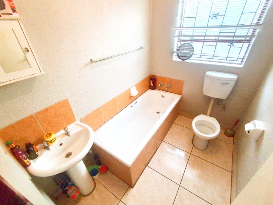 3 Bedroom Property for Sale in Olievenhoutbosch Gauteng
