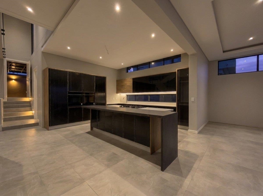 5 Bedroom Property for Sale in Eye of Africa Gauteng