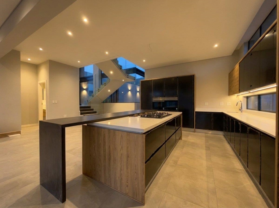 5 Bedroom Property for Sale in Eye of Africa Gauteng