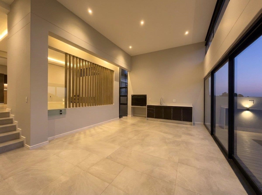 5 Bedroom Property for Sale in Eye of Africa Gauteng