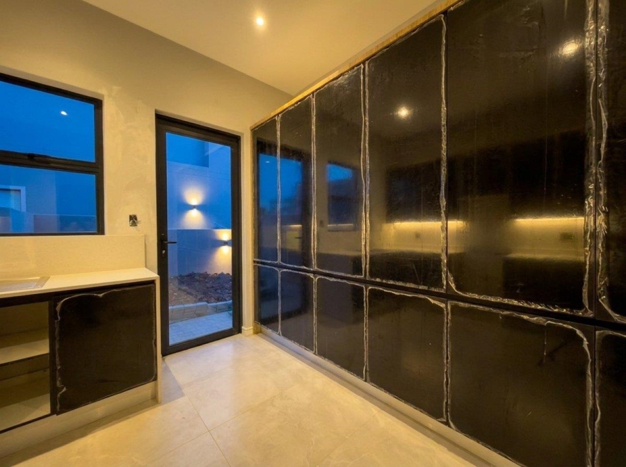 5 Bedroom Property for Sale in Eye of Africa Gauteng