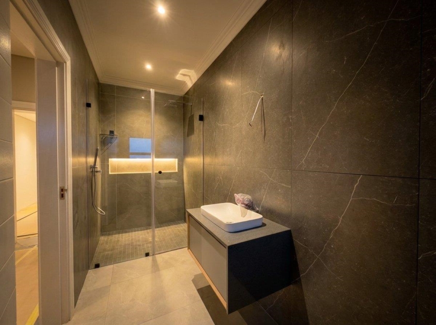 5 Bedroom Property for Sale in Eye of Africa Gauteng