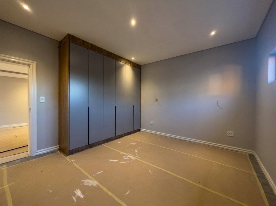 5 Bedroom Property for Sale in Eye of Africa Gauteng