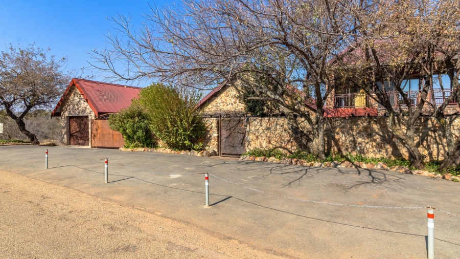 4 Bedroom Property for Sale in Vaaloewer Gauteng