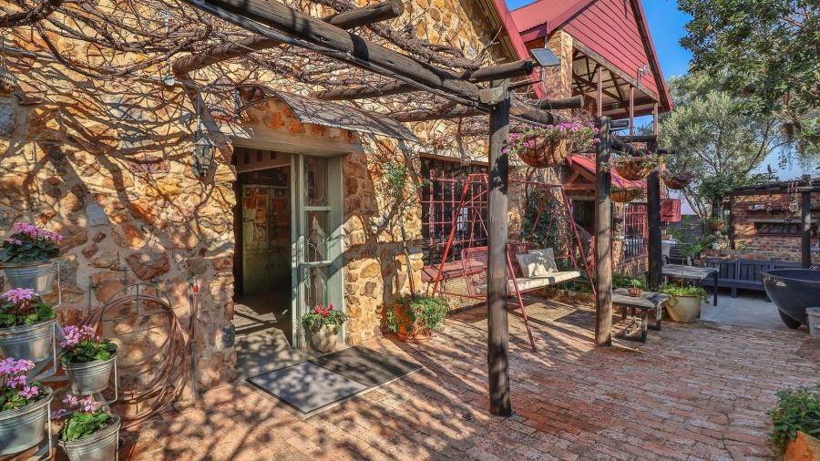 4 Bedroom Property for Sale in Vaaloewer Gauteng