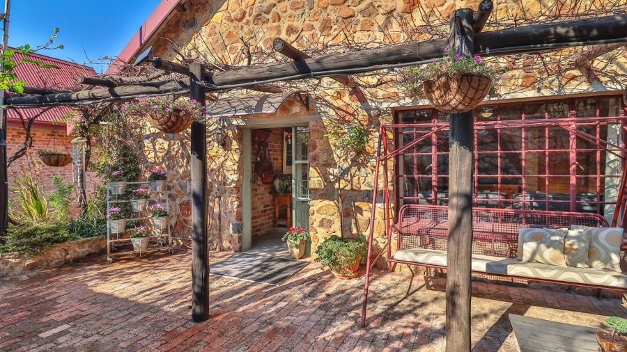 4 Bedroom Property for Sale in Vaaloewer Gauteng