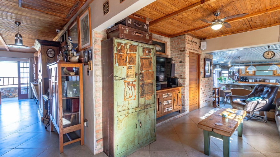 4 Bedroom Property for Sale in Vaaloewer Gauteng