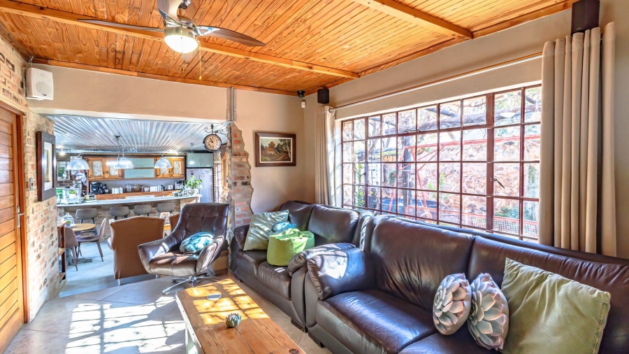 4 Bedroom Property for Sale in Vaaloewer Gauteng