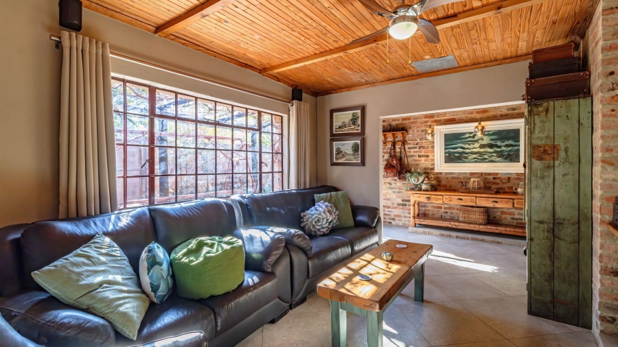 4 Bedroom Property for Sale in Vaaloewer Gauteng