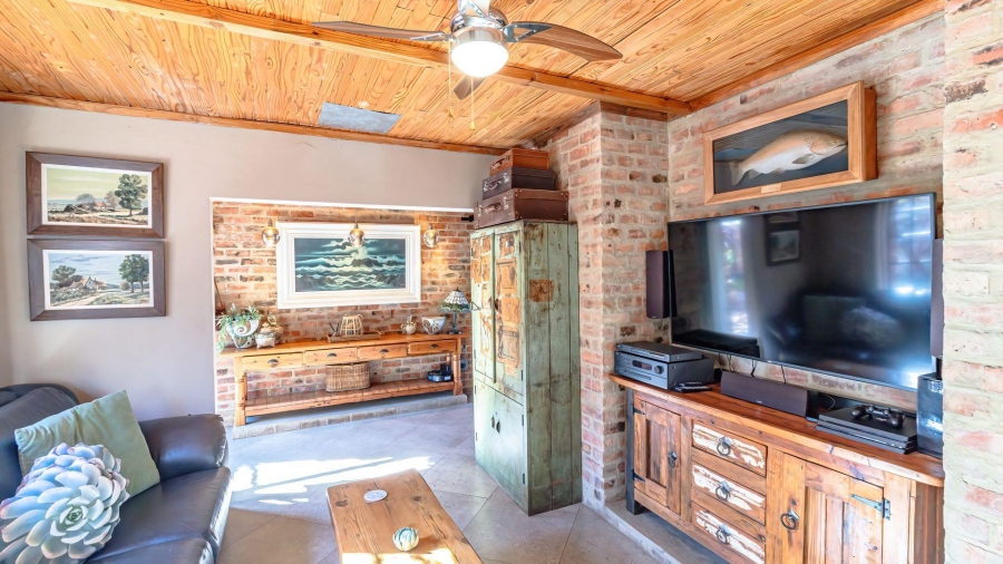 4 Bedroom Property for Sale in Vaaloewer Gauteng