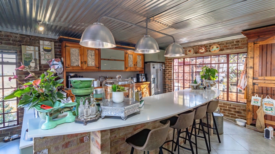 4 Bedroom Property for Sale in Vaaloewer Gauteng