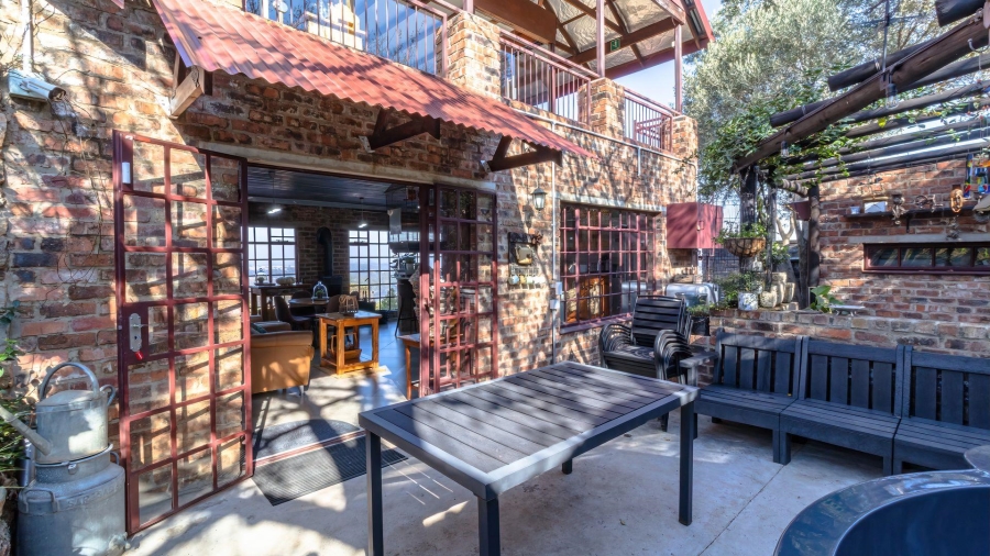 4 Bedroom Property for Sale in Vaaloewer Gauteng