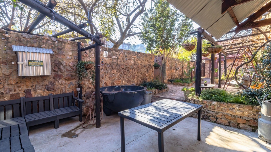 4 Bedroom Property for Sale in Vaaloewer Gauteng