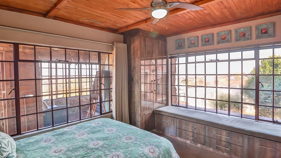 4 Bedroom Property for Sale in Vaaloewer Gauteng