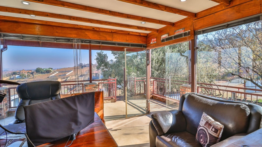 4 Bedroom Property for Sale in Vaaloewer Gauteng