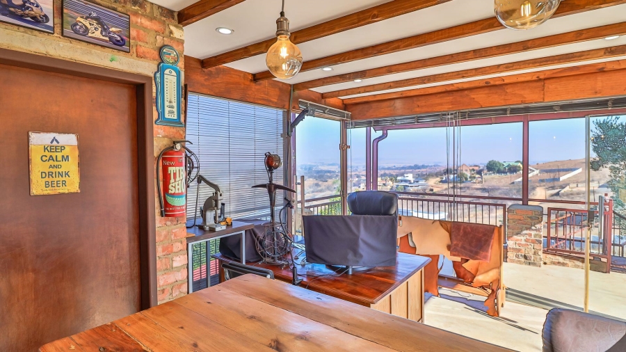 4 Bedroom Property for Sale in Vaaloewer Gauteng