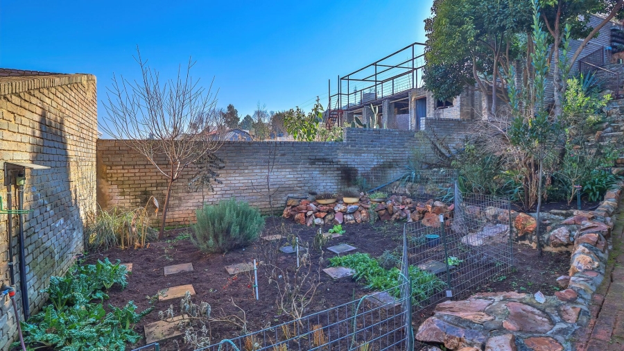4 Bedroom Property for Sale in Vaaloewer Gauteng