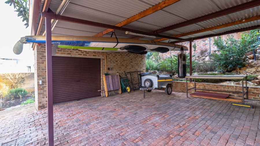 4 Bedroom Property for Sale in Vaaloewer Gauteng