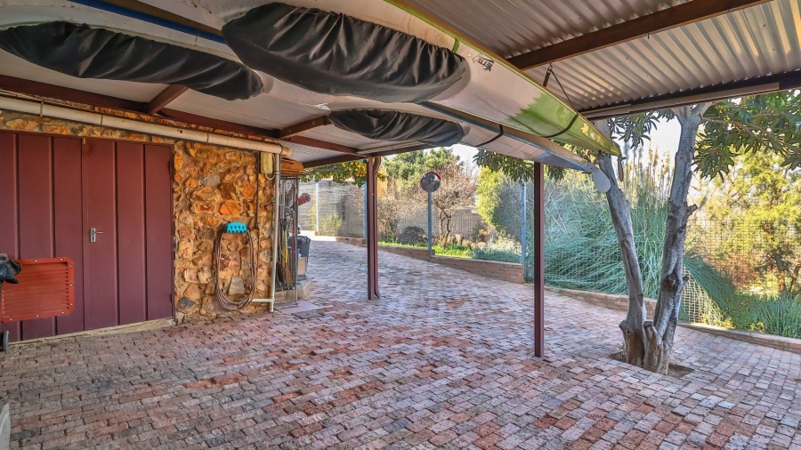 4 Bedroom Property for Sale in Vaaloewer Gauteng