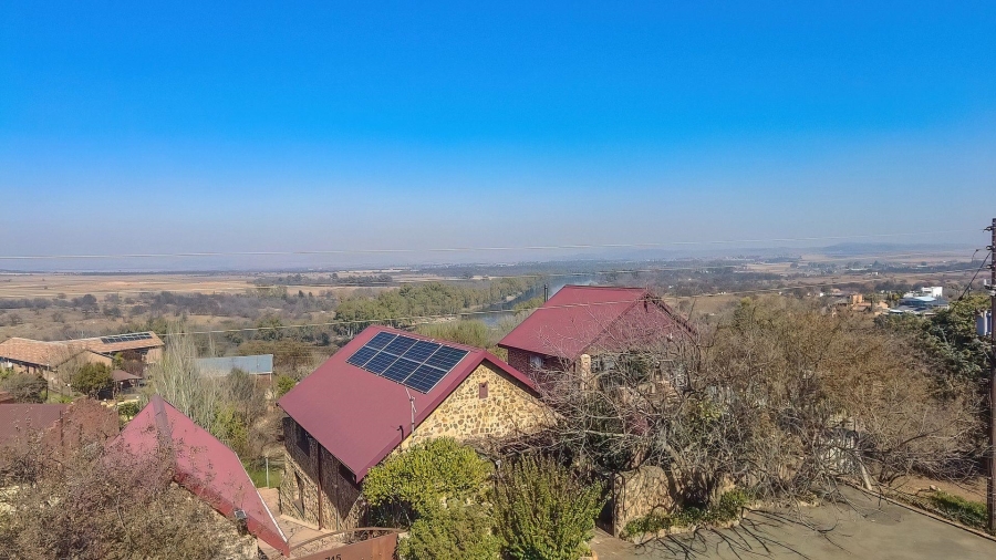 4 Bedroom Property for Sale in Vaaloewer Gauteng