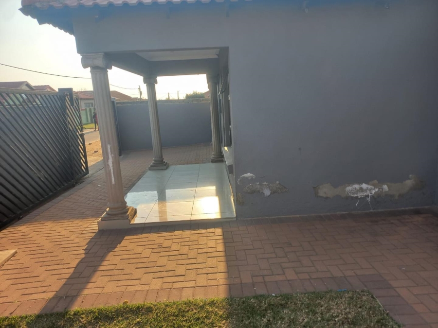 3 Bedroom Property for Sale in Buhle Park Gauteng