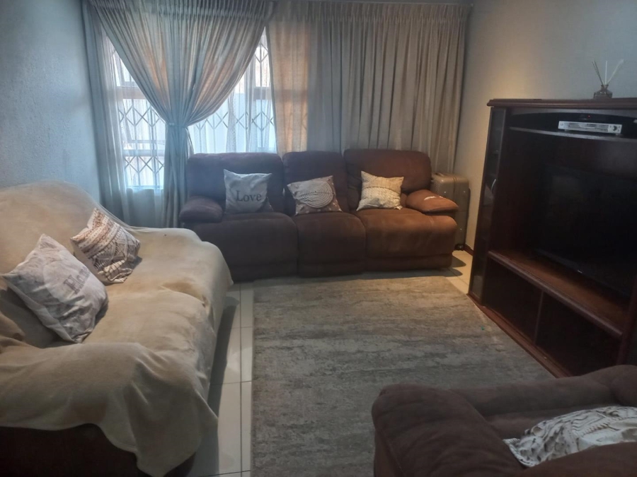 3 Bedroom Property for Sale in Buhle Park Gauteng