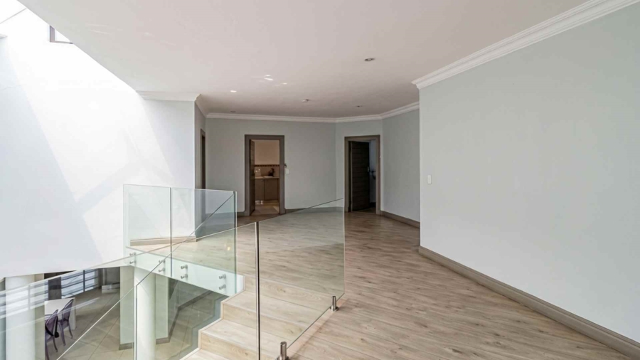 5 Bedroom Property for Sale in Dainfern Golf Estate Gauteng