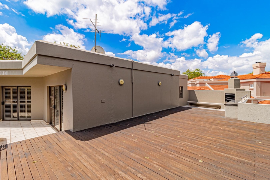 5 Bedroom Property for Sale in Dainfern Golf Estate Gauteng