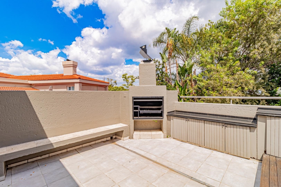 5 Bedroom Property for Sale in Dainfern Golf Estate Gauteng