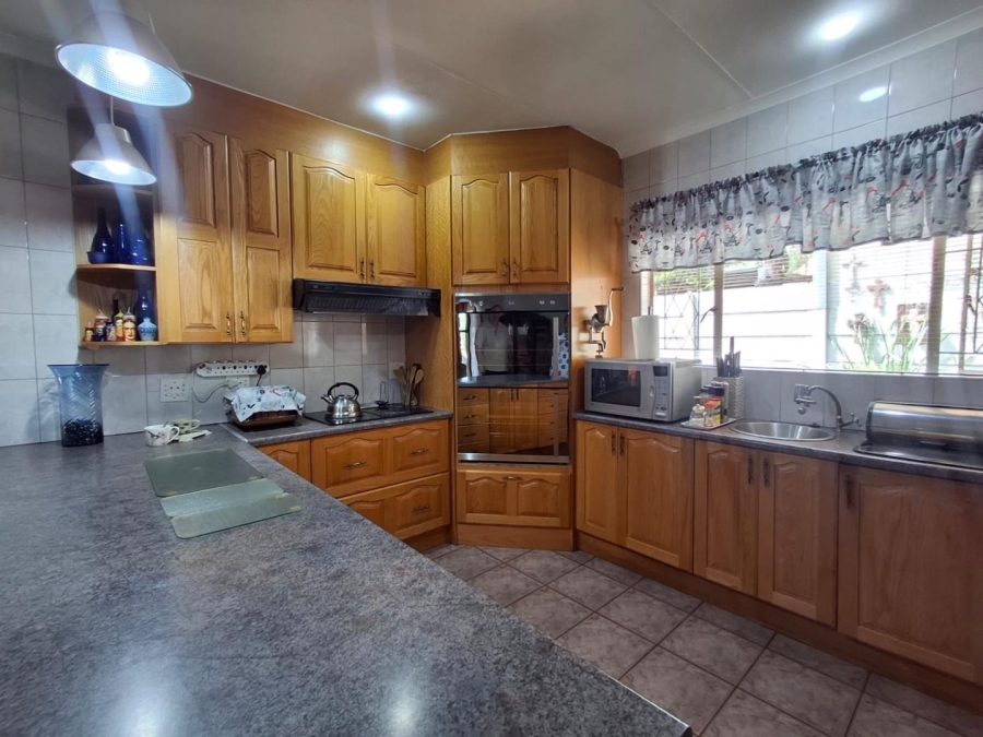 4 Bedroom Property for Sale in Birch Acres Gauteng